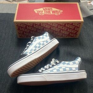 Vans tennis shoes. Great conditions. Size 8.